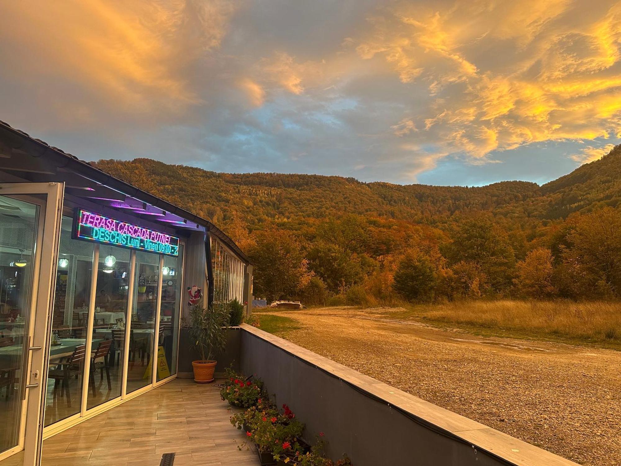 Pensiunea Cascada Putnei Lepşa Exteriér fotografie